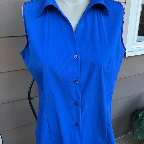 💥 3 for $15 Royal Blue Sleeveless Button-Down Shirt - Picture 1 of 4